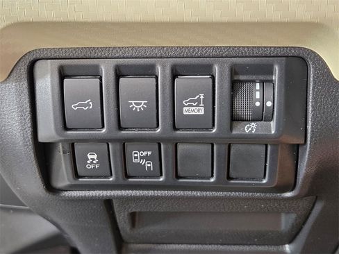 Certified 2021 Subaru Ascent Premium w/ Convenience Package image 36