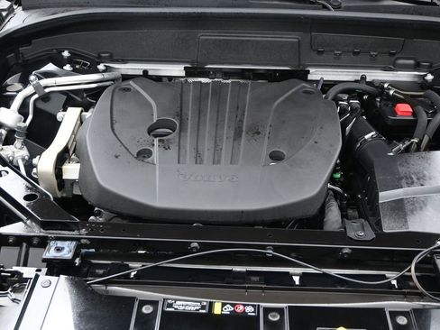 Used 2024 Volvo XC60 B5 Plus image 15