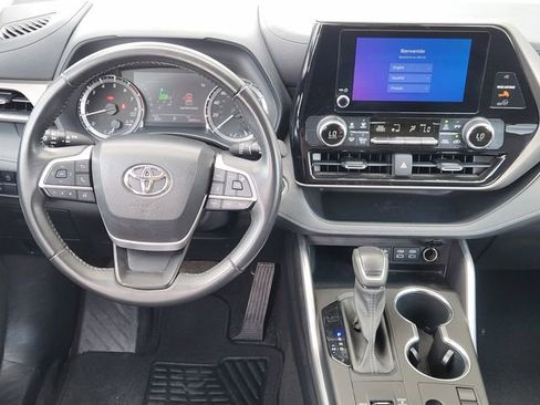Used 2023 Toyota Highlander LE image 21