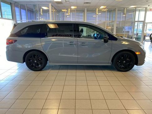 Used 2025 Honda Odyssey Sport-L image 9