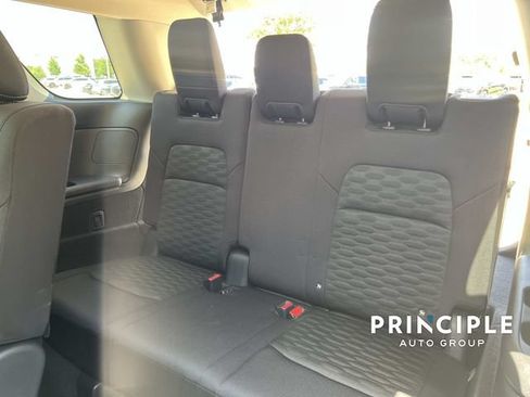 Used 2024 Nissan Pathfinder SV FWD image 32