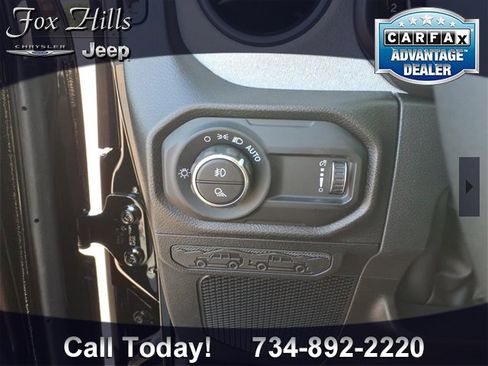 New 2025 Jeep Gladiator Willys image 15