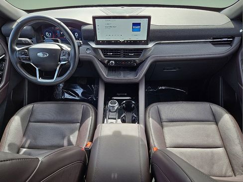 Used 2025 Ford Explorer Platinum w/ LUX Leather Package image 16