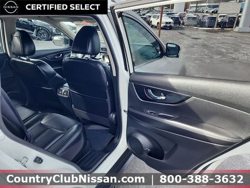 Certified 2017 Nissan Rogue SL image 31