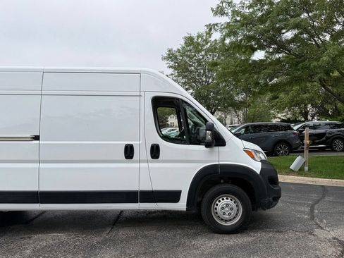Used 2025 RAM ProMaster 2500 w/ Convenience Group FWD image 9