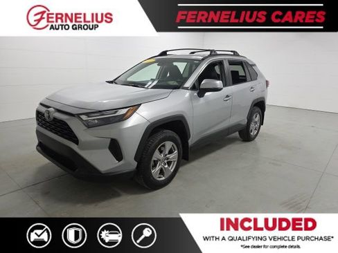 Used 2022 Toyota RAV4 XLE image 3