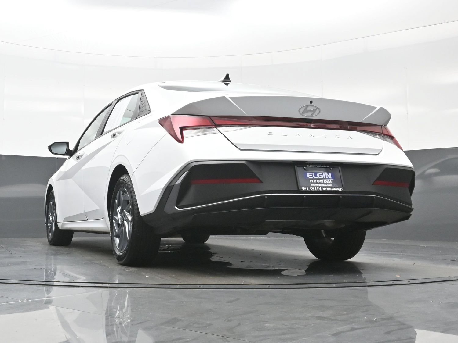Certified 2024 Hyundai Elantra SEL FWD image 28