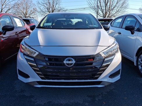 New 2025 Nissan Versa SR w/ Trunk Package image 2