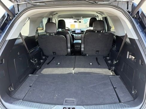 Used 2021 Ford Explorer XLT w/ Equipment Group 202A AWD/4WD image 10