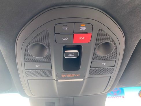 Used 2025 Genesis G70 3.3T Advanced w/ Sport Prestige Package image 26