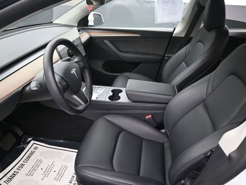 Used 2024 Tesla Model Y Long Range RWD image 26
