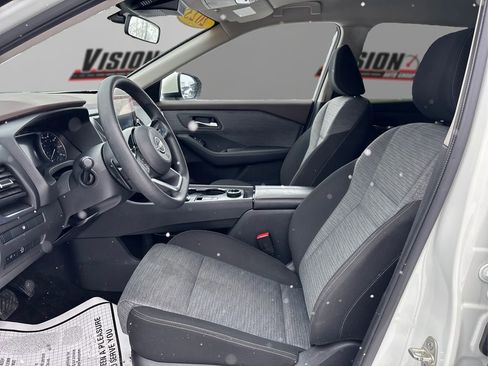 Used 2023 Nissan Rogue SV image 9