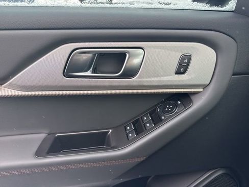 New 2026 Ford Explorer Active w/ Active Comfort Package AWD/4WD image 18