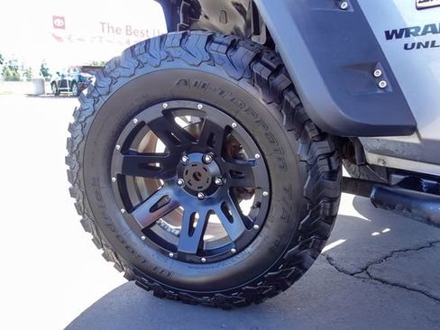Used 2017 Jeep Wrangler Unlimited Sport w/ Quick Order Package 24S AWD/4WD image 12