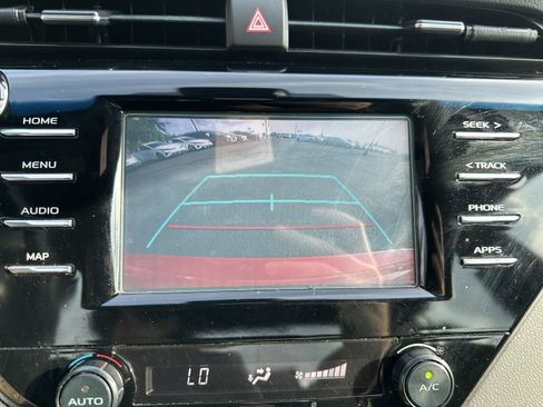 Used 2019 Toyota Camry SE FWD image 21