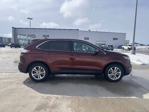 Used 2015 Ford Edge Titanium w/ Technology Package FWD image 4