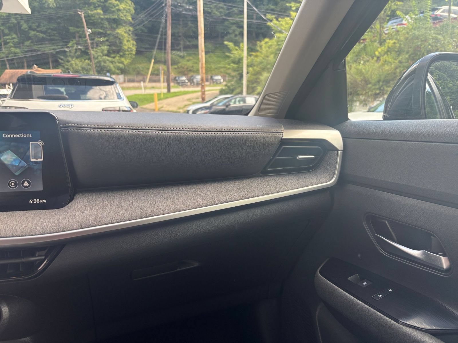 Used 2026 Nissan Kicks SV w/ Cold Weather Package FWD image 33
