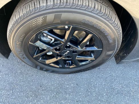 Used 2025 Kia K5 LXS image 29