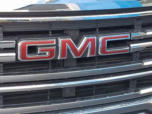 Used 2023 GMC Acadia SLE w/ Driver Convenience Package image 34