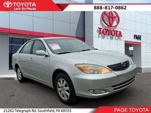 Used 2004 Toyota Camry XLE image 1