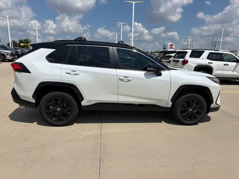 Used 2025 Toyota RAV4 XSE w/ Advanced Technology Package AWD/4WD image 5