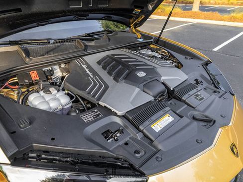 Used 2024 Lamborghini Urus S AWD/4WD image 17
