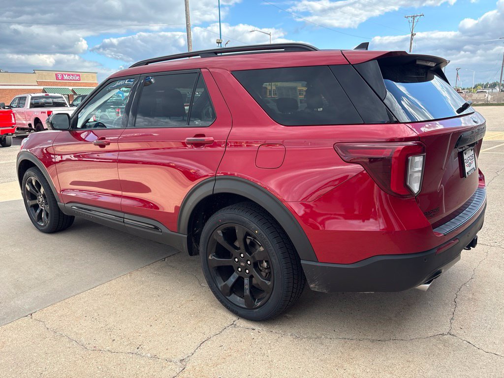Used 2024 Ford Explorer ST-Line w/ Class IV Trailer Tow Package AWD/4WD image 5