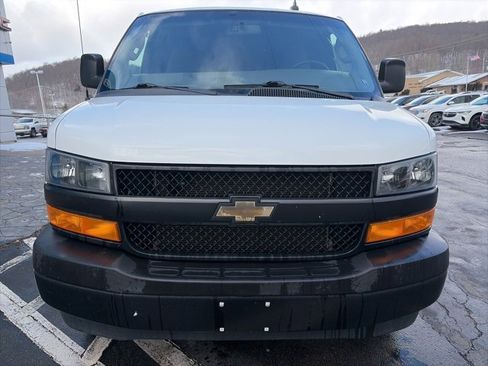 Used 2018 Chevrolet Express 2500 image 3