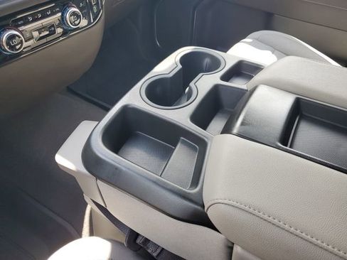 Used 2023 GMC Sierra 1500 SLE image 19