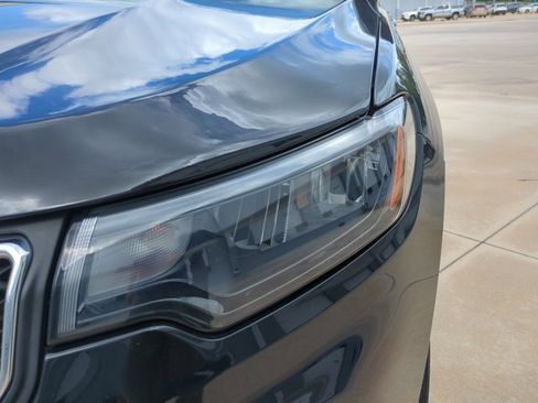 Used 2024 Jeep Compass Latitude AWD/4WD image 9