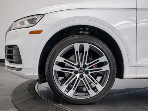 Used 2020 Audi SQ5 Premium Plus w/ Premium Plus Package image 18