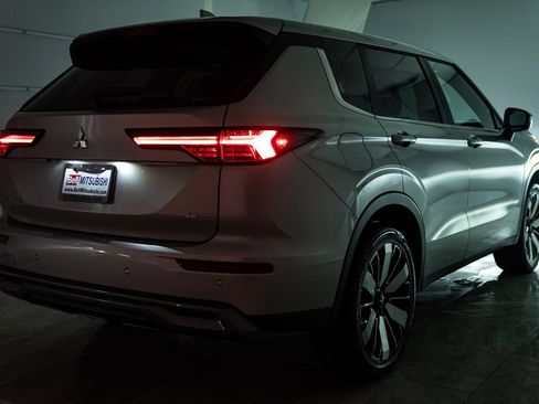 New 2025 Mitsubishi Outlander SE AWD/4WD image 40