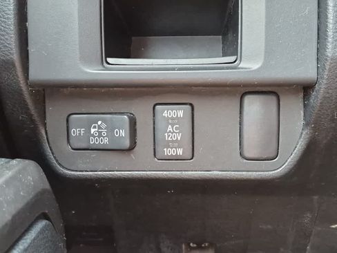 Used 2016 Toyota Tacoma TRD Sport w/ Towing Package AWD/4WD image 17