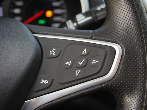 Used 2022 Chevrolet Malibu LS FWD image 17