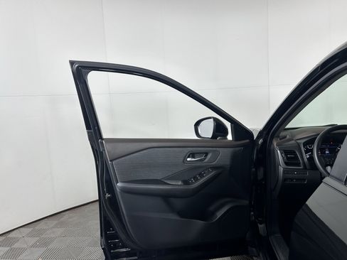 Certified 2023 Nissan Rogue SV image 27