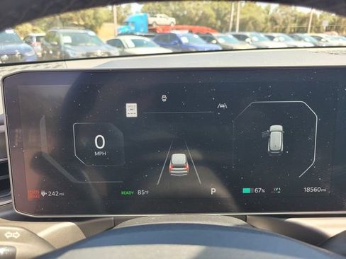Used 2024 Kia EV9 Light Long Range RWD image 29