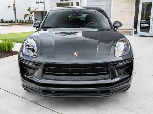Used 2022 Porsche Macan image 4