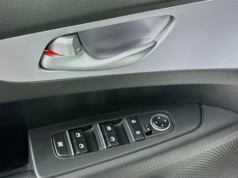 Used 2024 Kia Forte LXS image 15