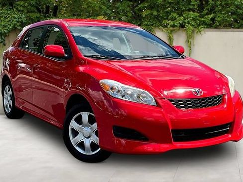 Used 2010 Toyota Matrix FWD image 3