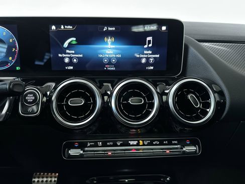 Used 2021 Mercedes-Benz GLA 250 4MATIC image 20