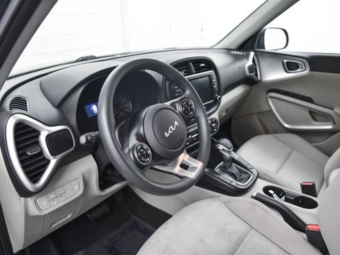 Used 2022 Kia Soul LX w/ Technology Package image 16