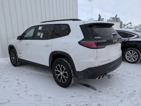 Used 2024 GMC Acadia AT4 image 2