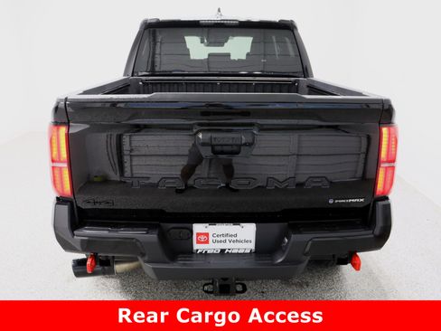 Used 2025 Toyota Tacoma TRD Off-Road image 8