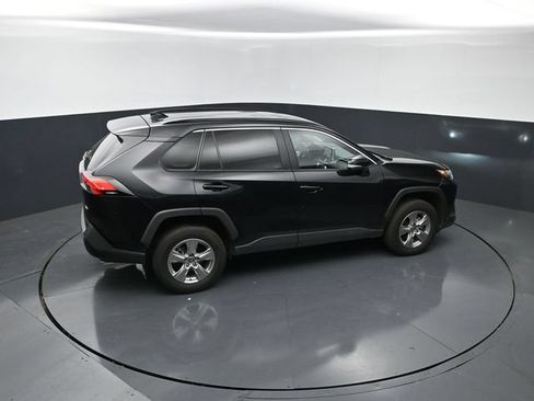 Used 2025 Toyota RAV4 XLE FWD image 21