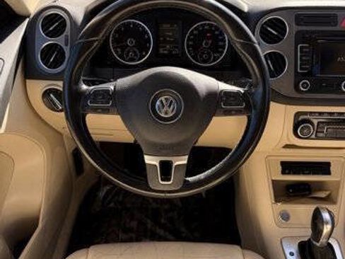 Used 2011 Volkswagen Tiguan S image 14