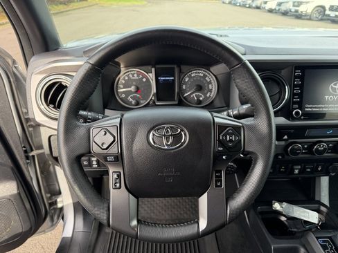 Used 2021 Toyota Tacoma TRD Off-Road image 18