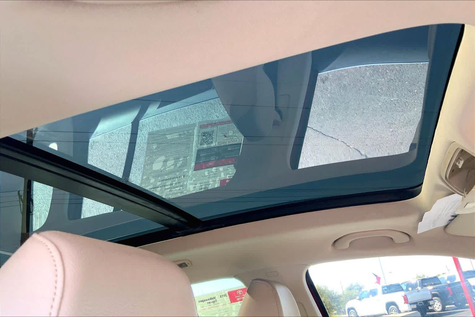 Used 2015 Volkswagen Tiguan SEL FWD image 14
