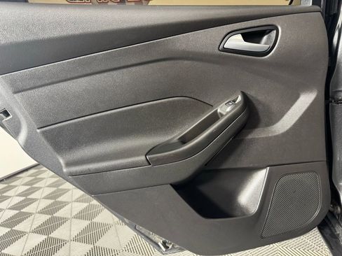 Used 2018 Ford Focus SE image 37