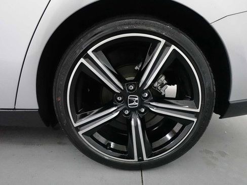 Used 2025 Honda Accord Sport image 9