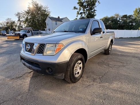 Used 2007 Nissan Frontier XE w/ Preferred Pkg RWD image 2